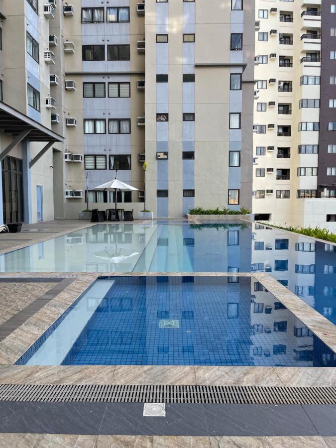 The Persimmon Studios Near Ayala And Sm City Cebu Esterno foto