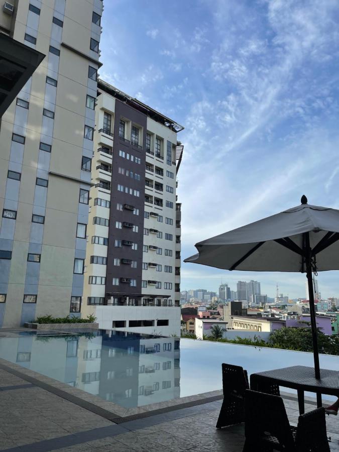 The Persimmon Studios Near Ayala And Sm City Cebu Esterno foto