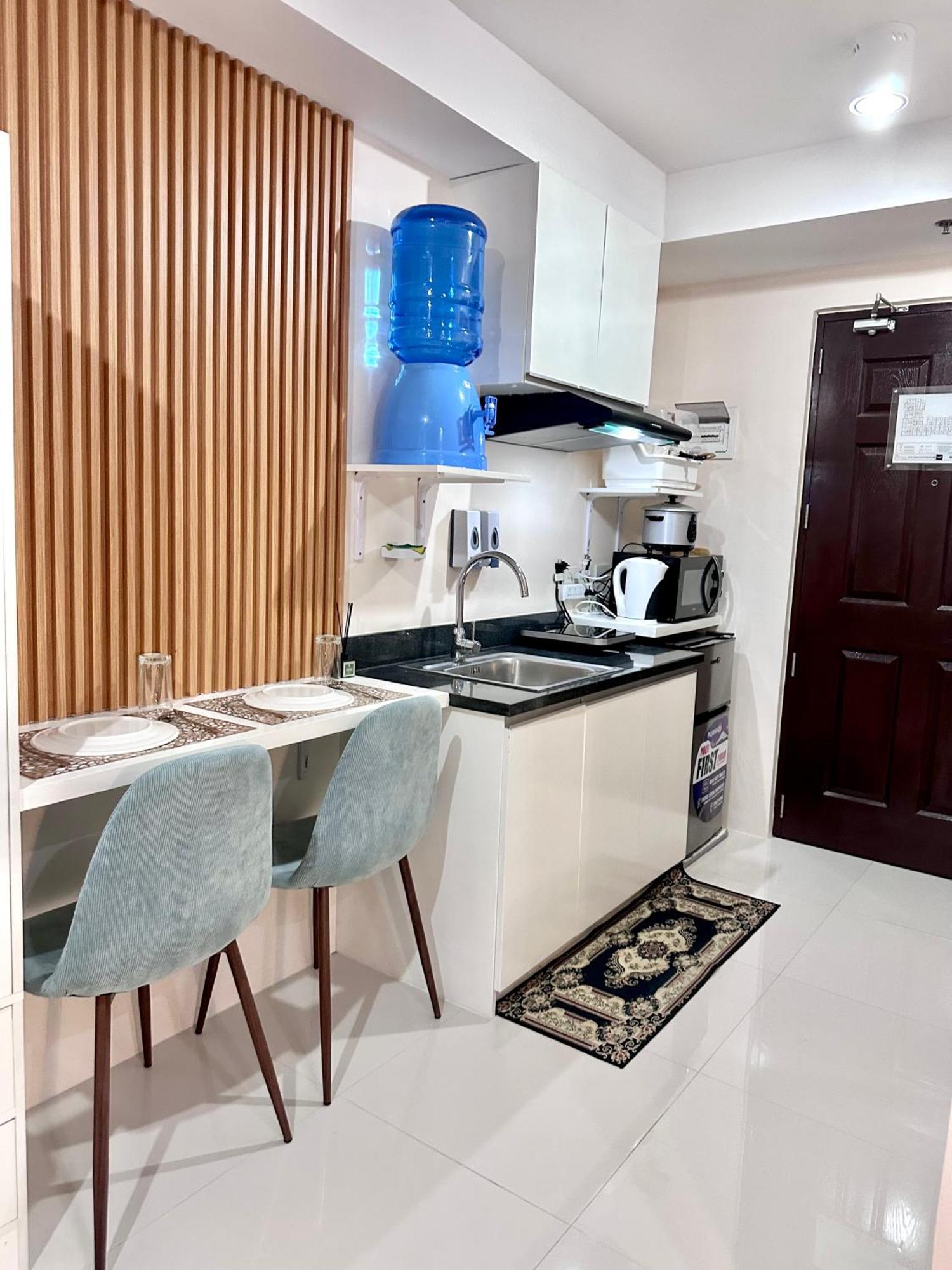 The Persimmon Studios Near Ayala And Sm City Cebu Esterno foto