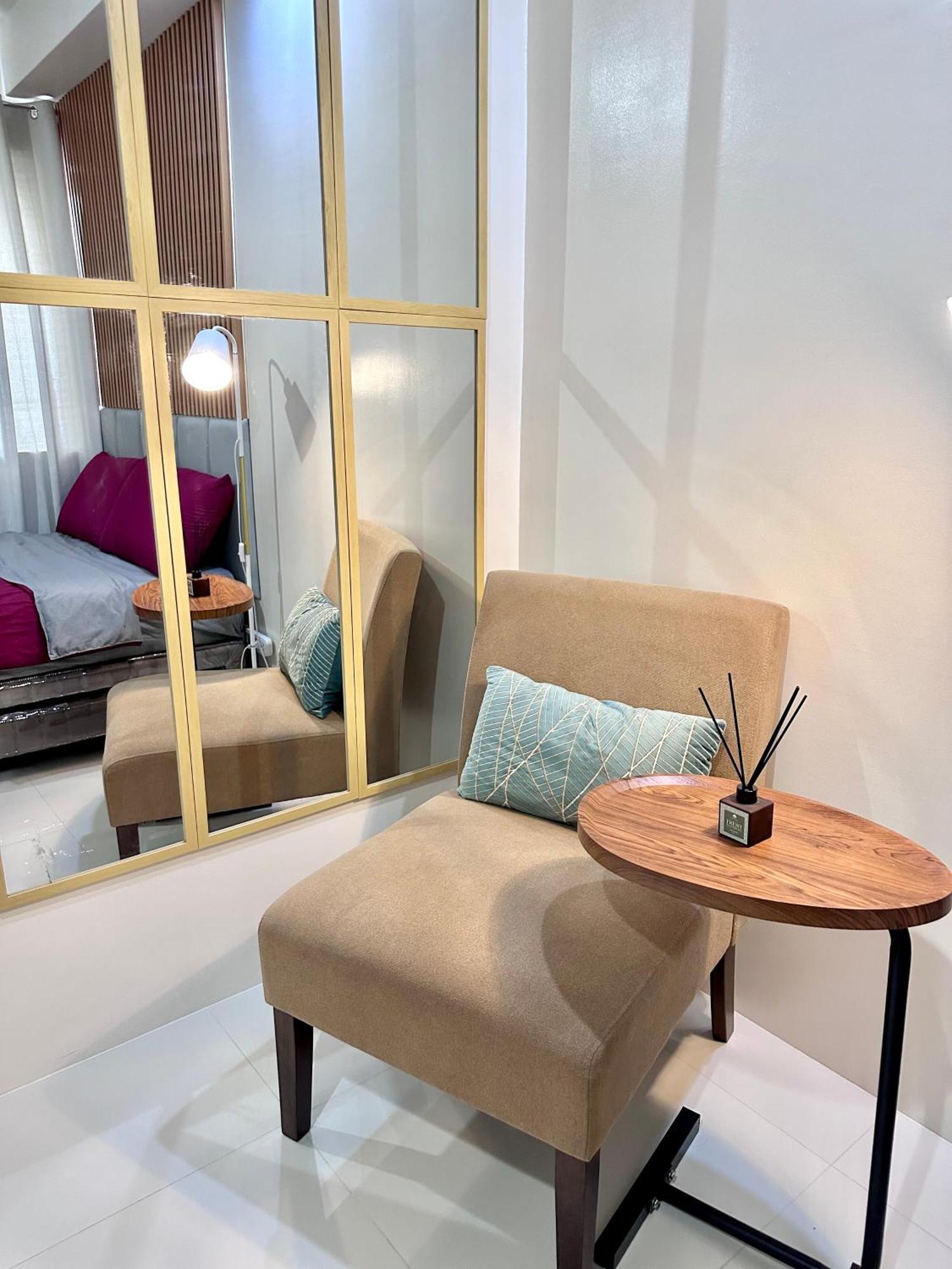 The Persimmon Studios Near Ayala And Sm City Cebu Esterno foto