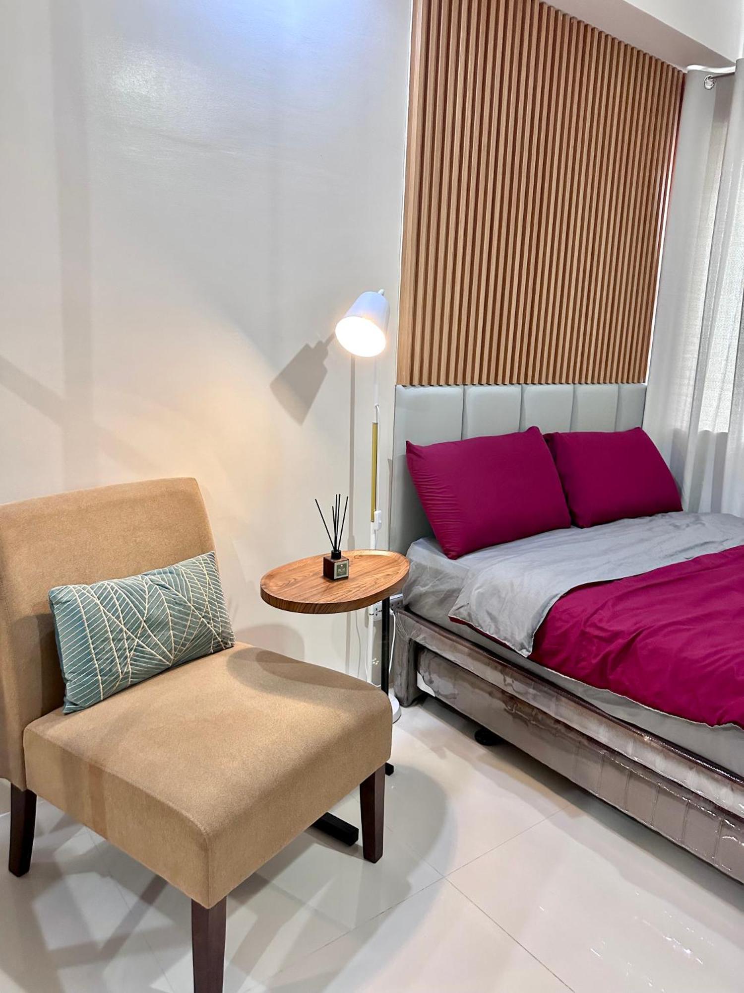 The Persimmon Studios Near Ayala And Sm City Cebu Esterno foto