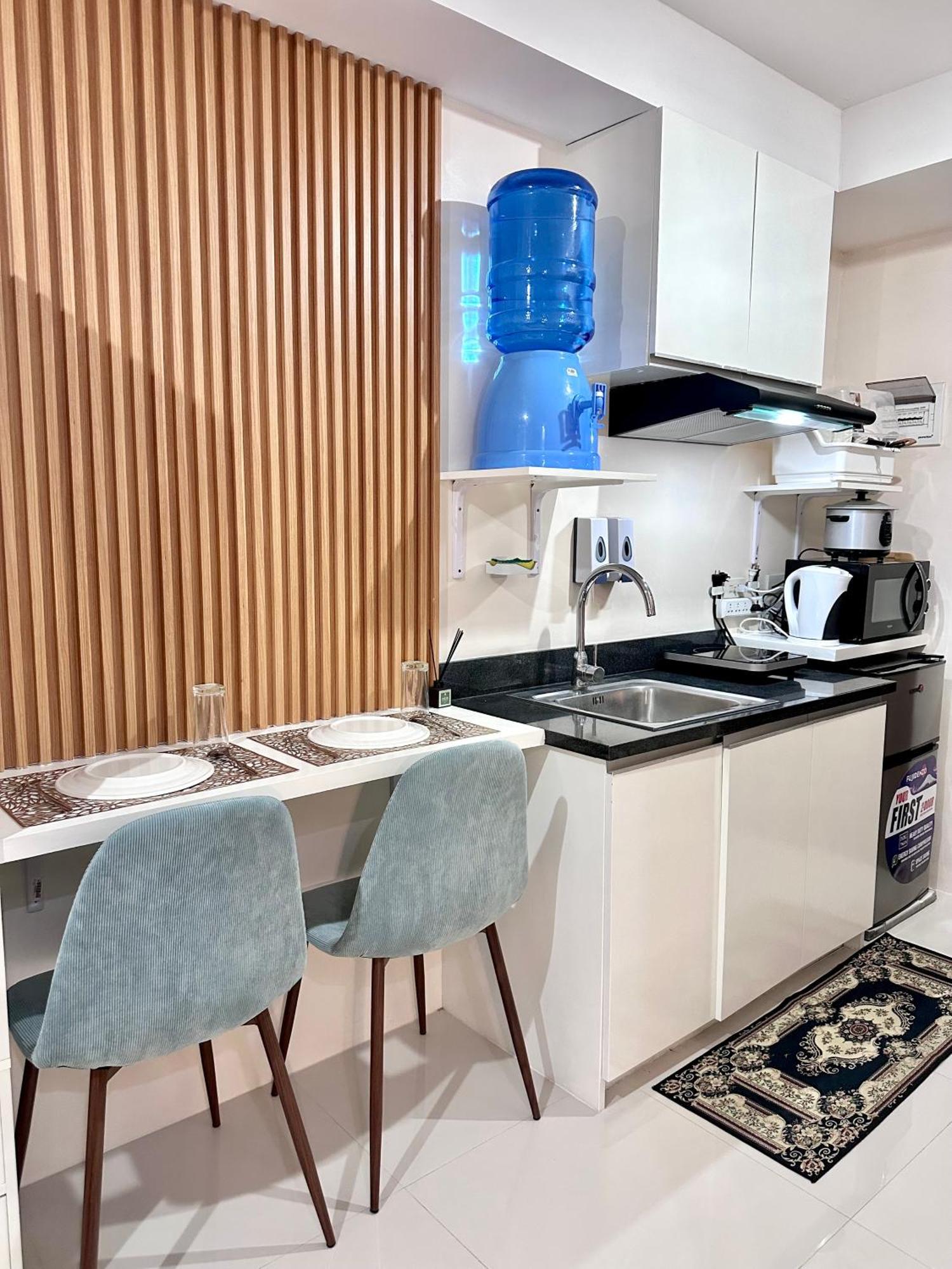 The Persimmon Studios Near Ayala And Sm City Cebu Esterno foto